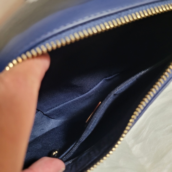 ❗Guess sling Bundle❗ - Picture 4 of 10